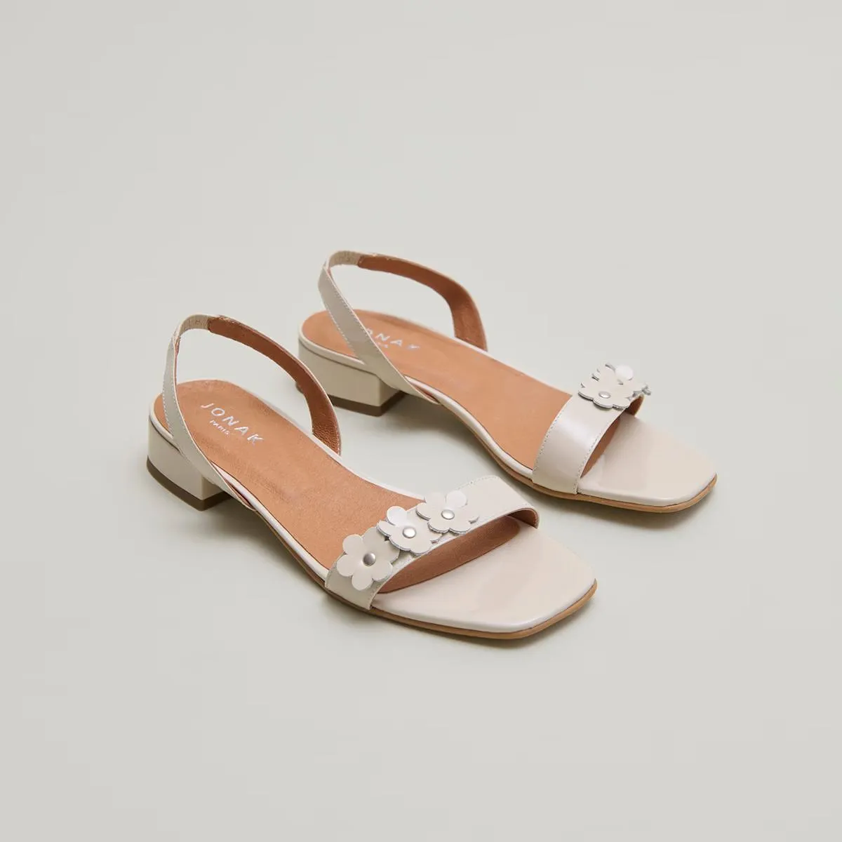225- Anouchka Vernis B Ecru