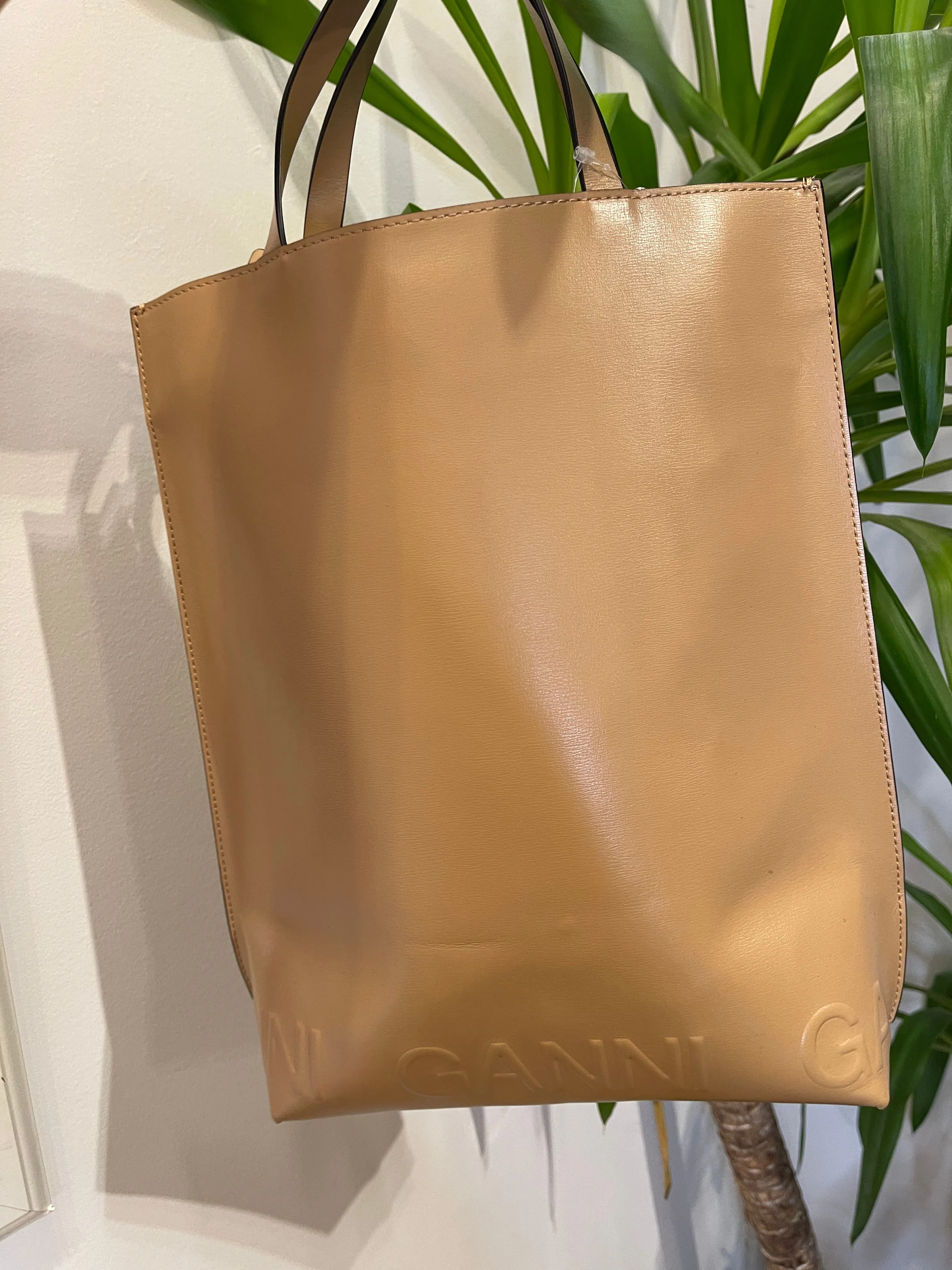 Ganni Cream Leather Banner M Tote