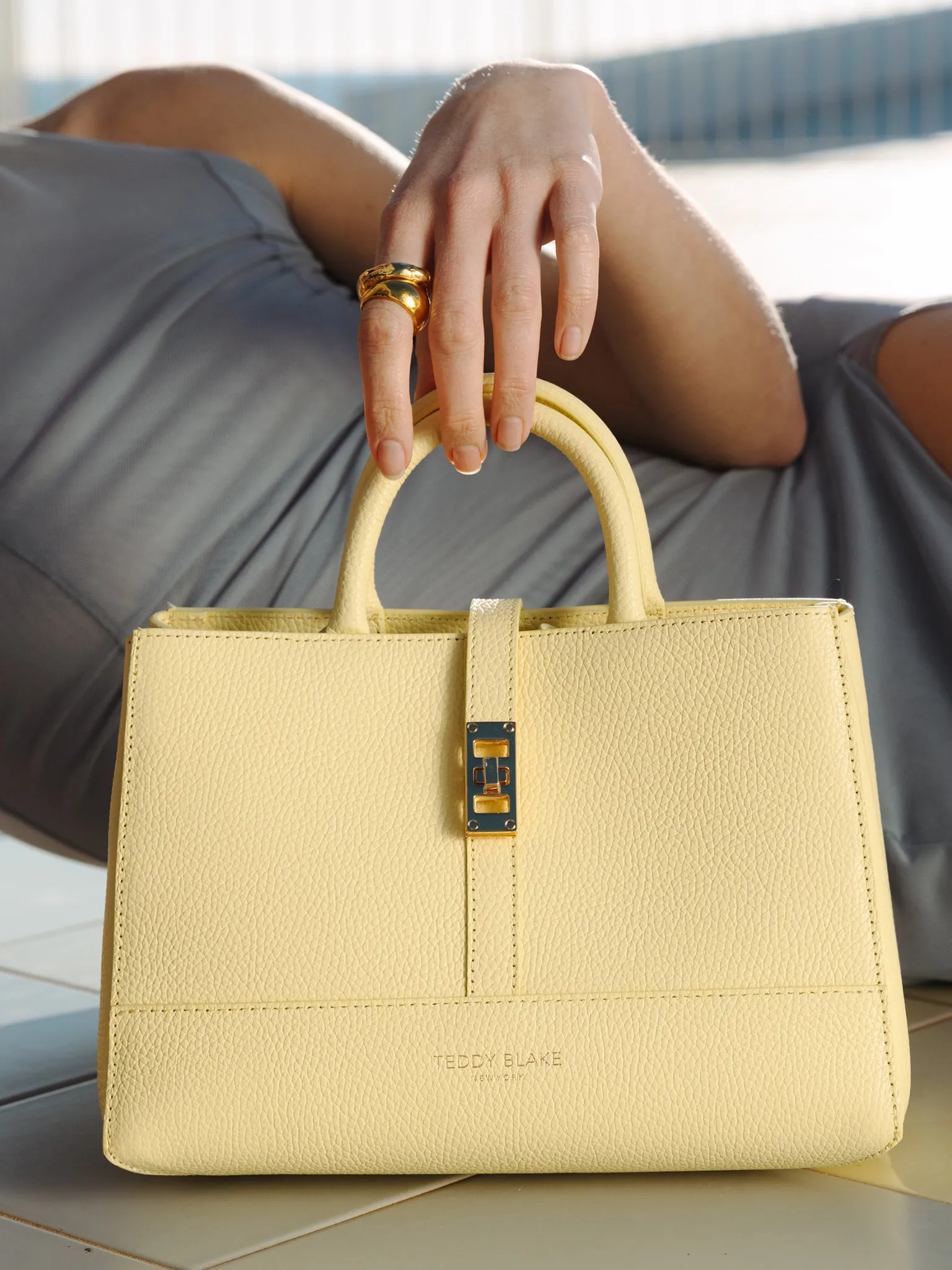 Lola Stampato 10 - Light Yellow