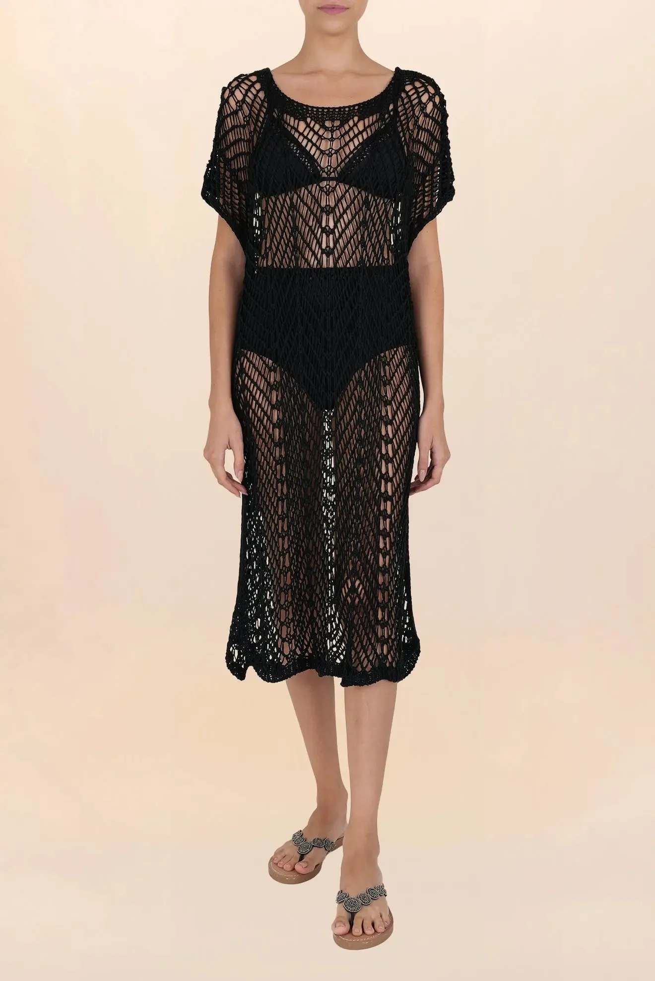 Long openwork dress with sleeves - Black color