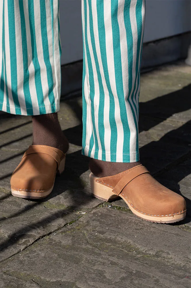 Lotta Brown Nubuck Clogs