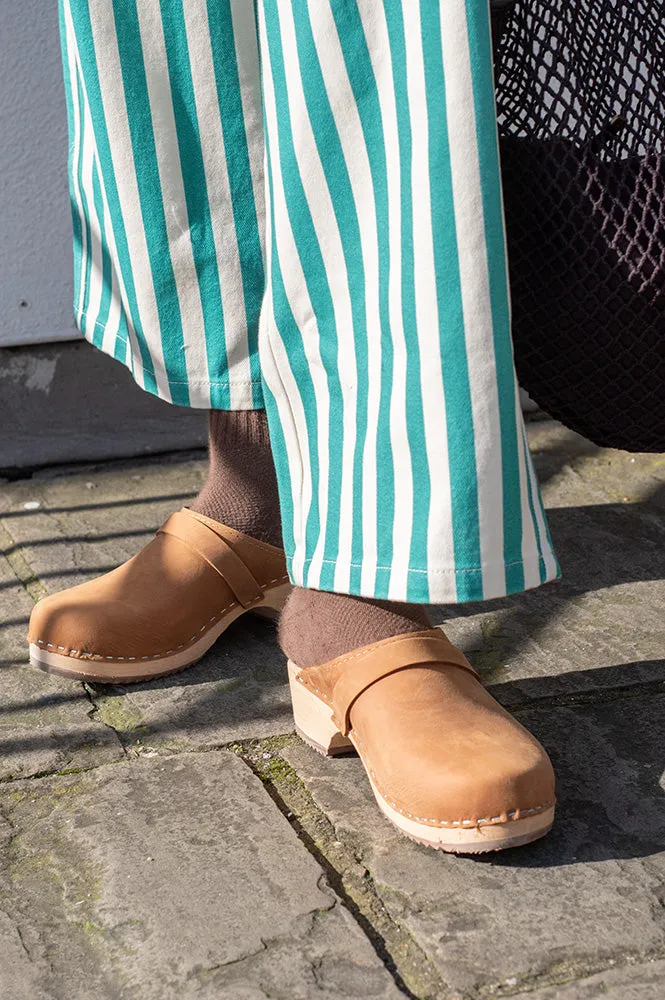 Lotta Brown Nubuck Clogs