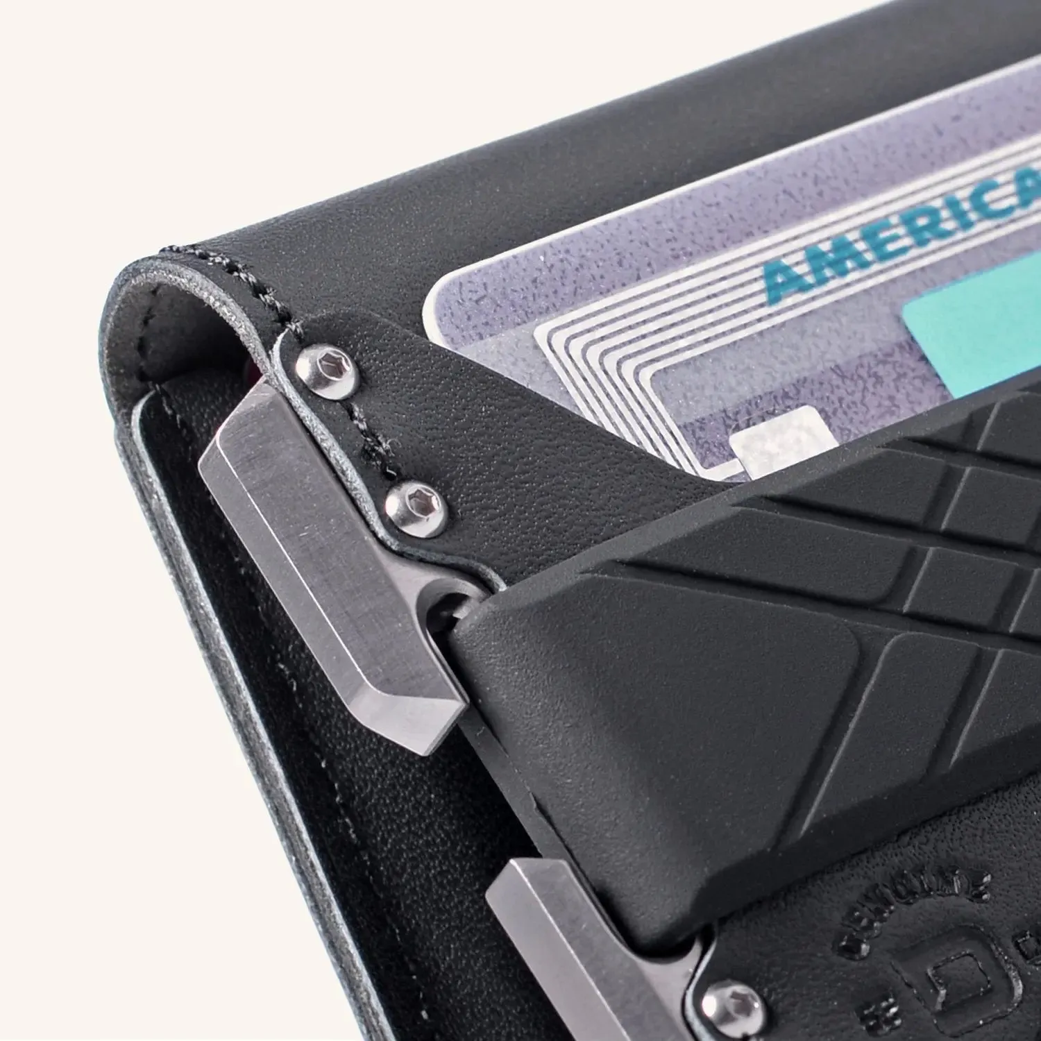 T02 Tactical Wallet | Bifold Titanium
