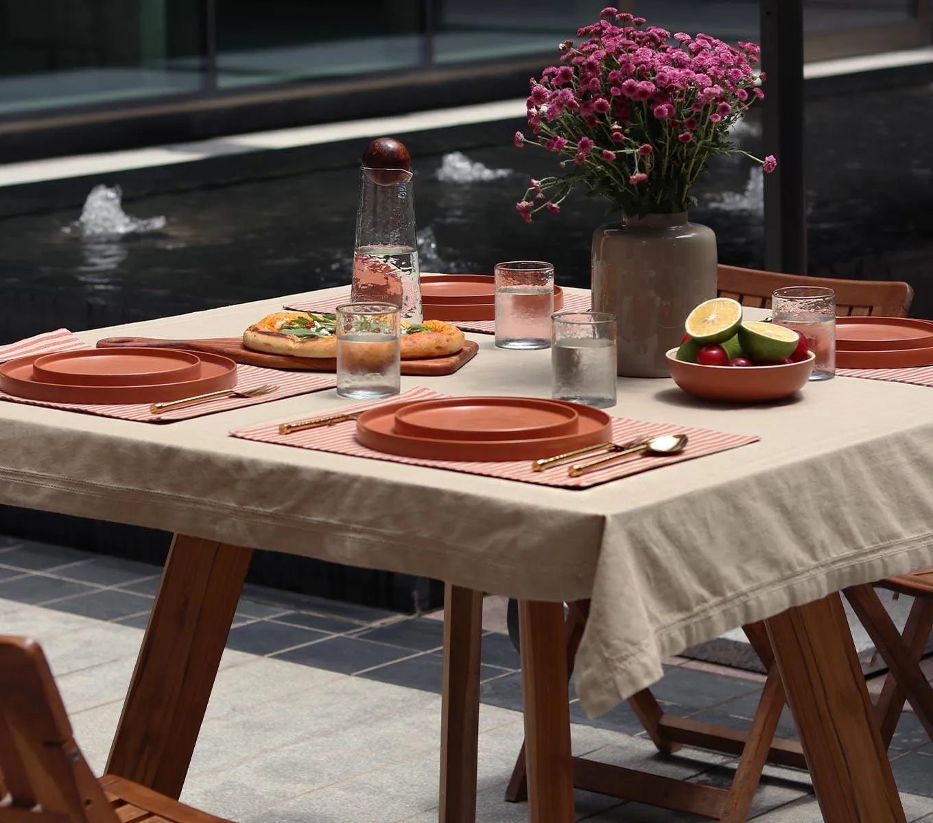 TABLE CLOTH