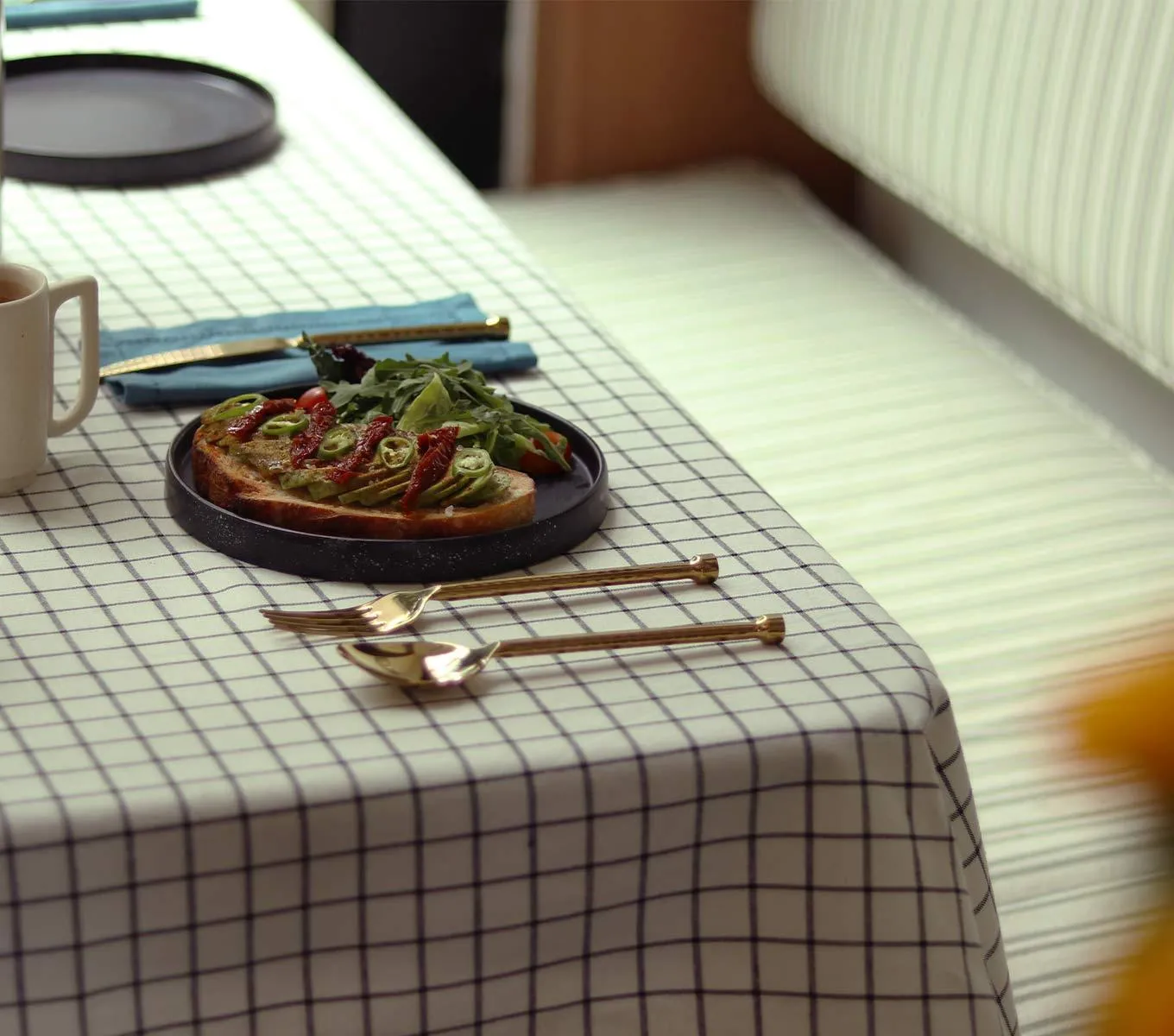 TABLE CLOTH